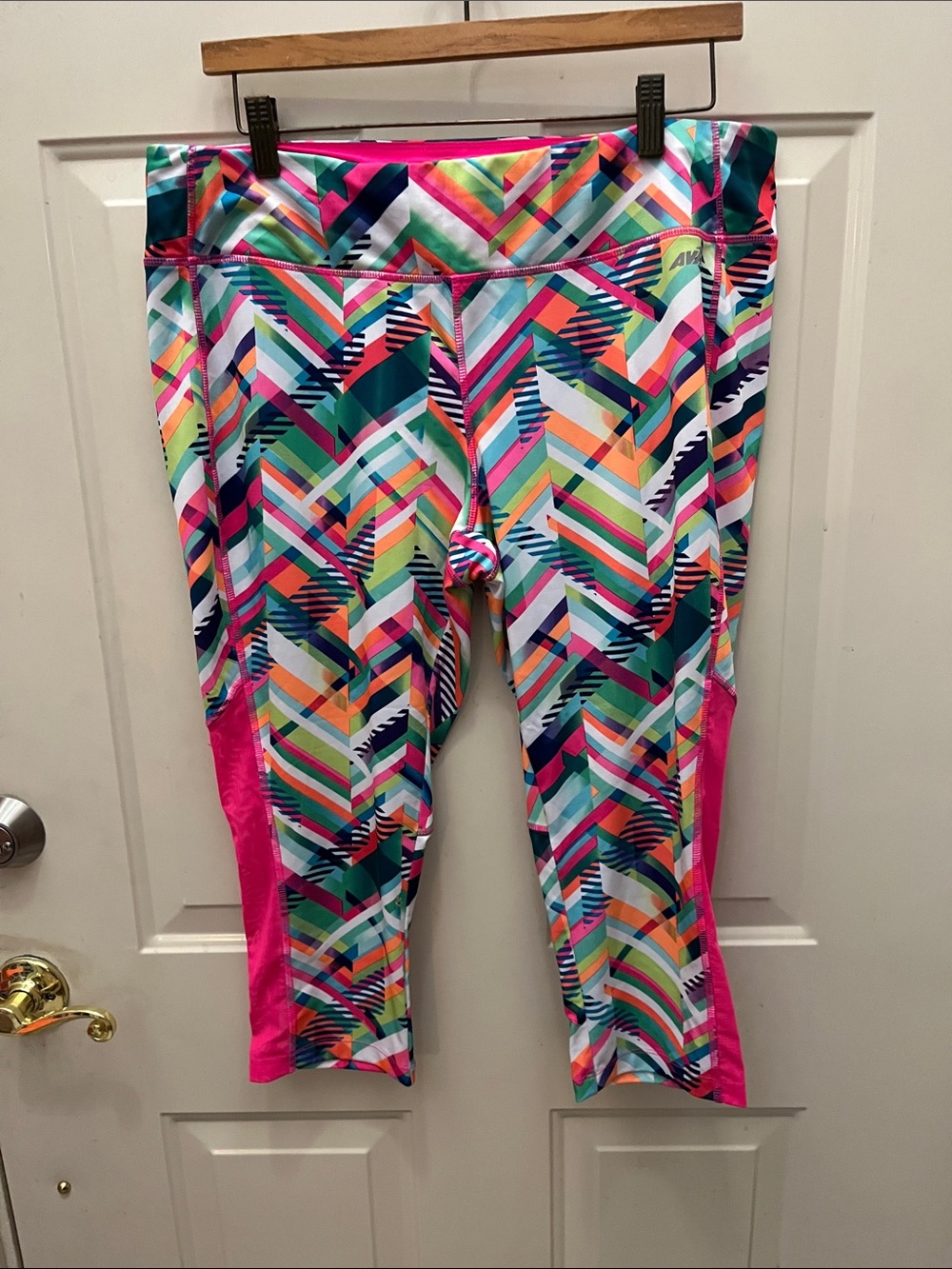 Women’s Multicolor Geometric Capri Leggings - Pink Mesh Accent